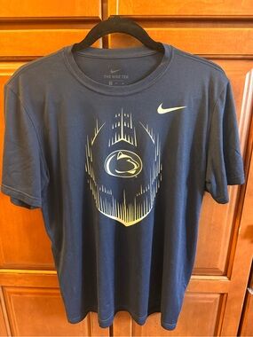 Nike Men’s Navy Short-Sleeve Penn State Graphic Tee with  Logo
